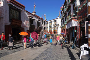 Top 10 Historical And Cultural Streets in China-Lhasa Barkhor Street