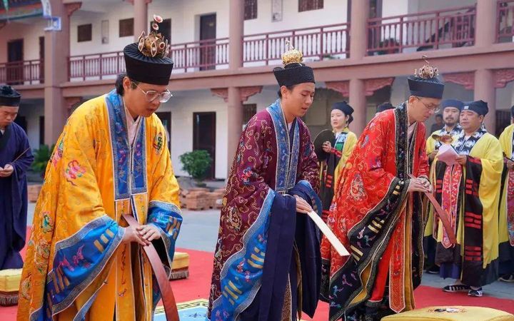 Top Ten Traditional Customs in China-daojiao